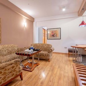 Golden Sunshine Villa Hotel And Travel